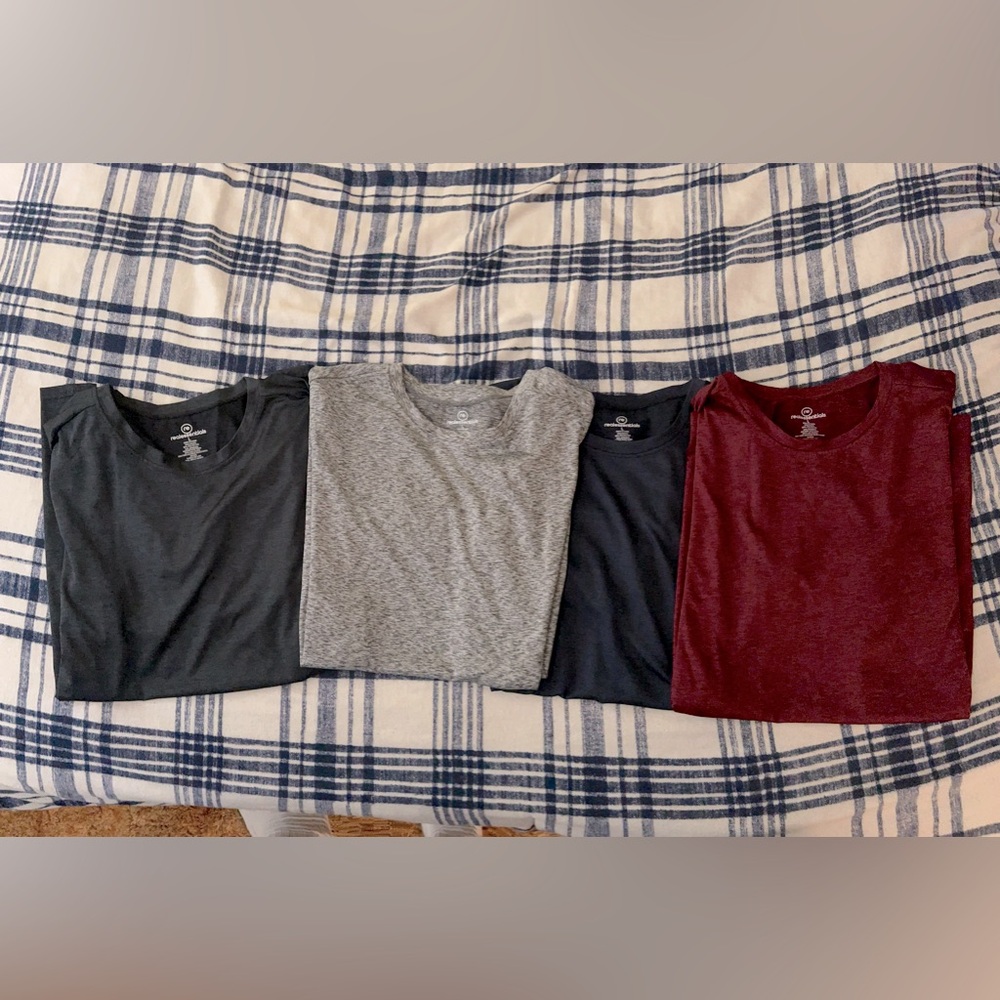 4 men’s large dri fit tshirts